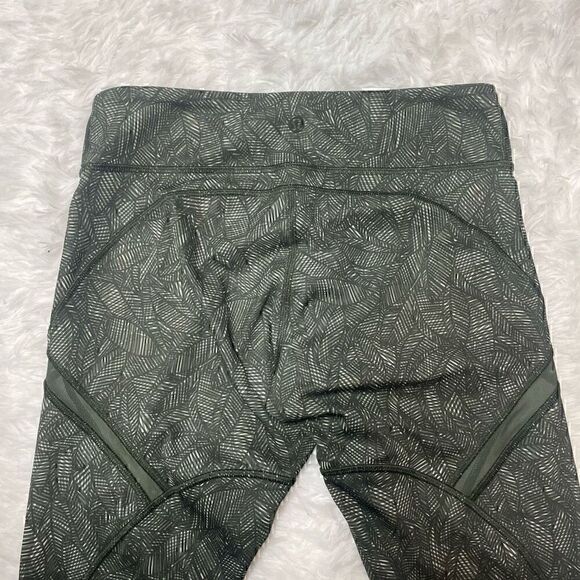 Lululemon Breezy Mesh Green Leaf Leggings Crop Capris Size 6 Athletic Stretch - Picture 9 of 9